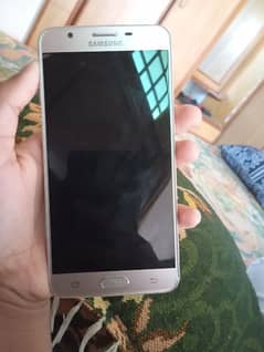 Samsung j7 prime with box