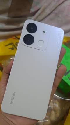 infinix smart7 HD white