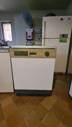 Kelvinator K15 dishwasher