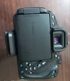 canon 700d with box