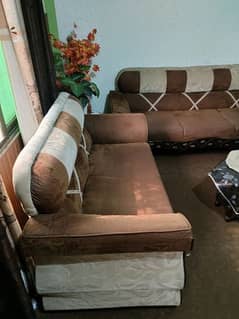 Neat N Clean Sofa set and 2tables for Sale.