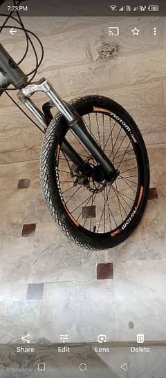 use cycle good condition owsam quality and color. . .