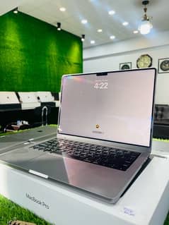 Macbook Pro 2021 M1 pro 14inch 32Gb Ram 512Gb Ssd