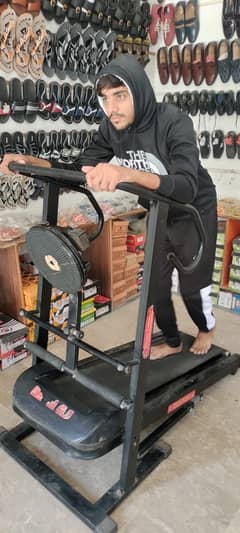 Treadmill Urgent for sale