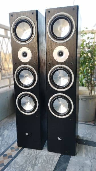 5x BOSE' POLK AUDIO' YAMAHA' PHILIPS' FLOOR STANDING TOWER SPEAKERS 0