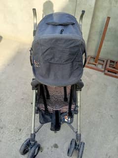 baby pram for sale looking like new