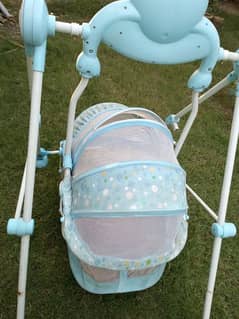 baby swing used 4 months only