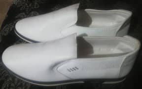 Brand new pure white shoes for mens delivery invalible