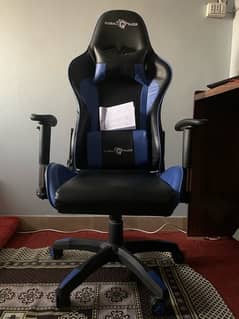 GAMING CHAIR FOR SALE SLIGHTLY USED