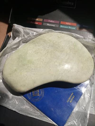 Natural jadiete jade