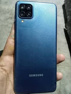 Samsung galaxy A12 use condition 10 by 8 memory 64 ram