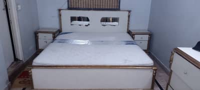 used bed mattress dressing