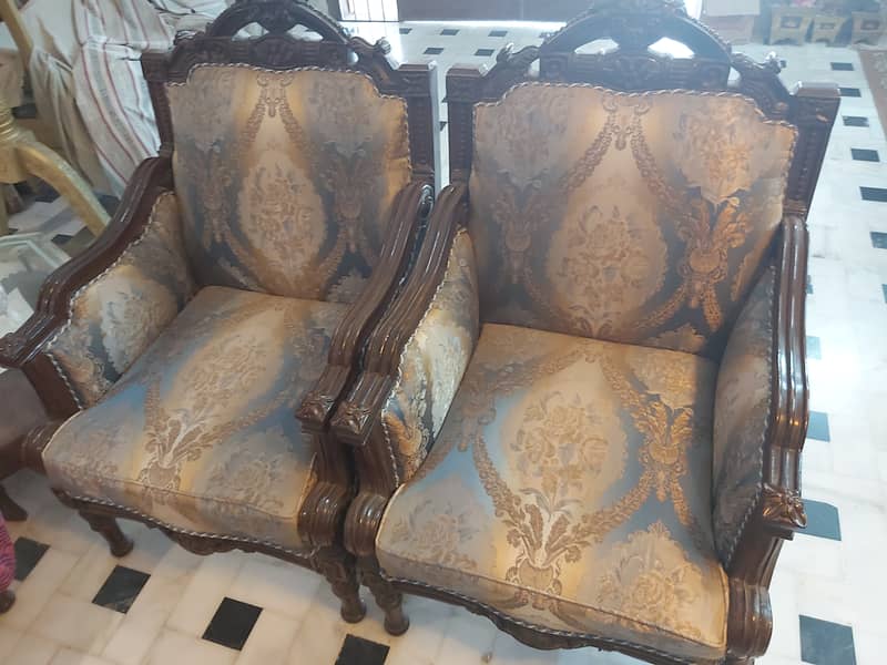 5 SEATER SOFA SET PURE SHEESHAM LIKE BRAND FOR SELL NEW 1