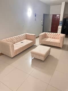 5 Seater Sofa With Puffy