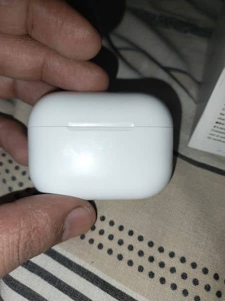 Apple Air Pods Pro 1st Generation in Excellent Condition - Earphones ...
