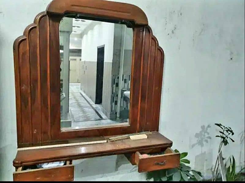 Stylish Dressing Table with Sitting Table for Sale. 1