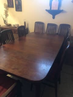 10 Person woden dinning table in excellent   condition.
