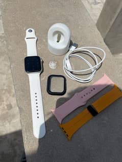 Apple watch series 5 44 mm with cover and charger stand