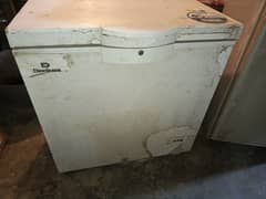 Dowlance freezer for sell