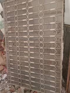 Iron windows used best quality and good condition 200 per kg