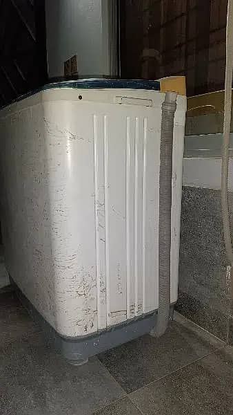 Dawlence Washing Machine plus Dryer in Lahore 2