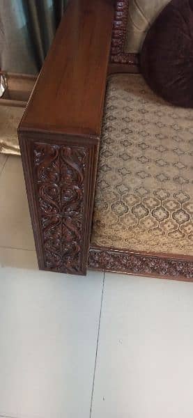 5 Seater Sofa Set for sale with carvings. 3