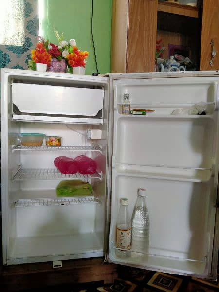 Haier HR-136WL Refrigerator 6