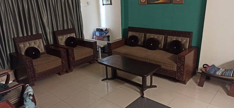 5 Seater Sofa Set for sale with carvings. 0