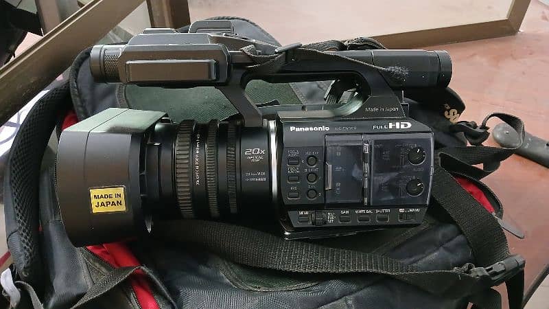 Panasonic PV100 Professional Video Camera 2