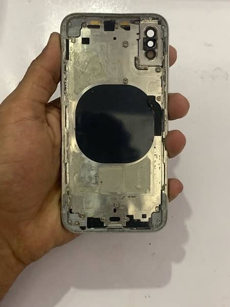 iPhone XS body 2