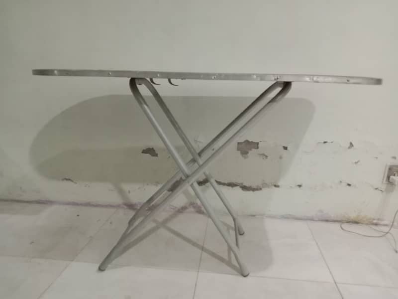 isthri Table For Sale 0