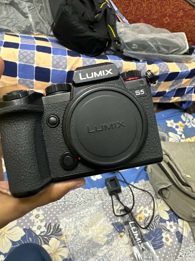 PANASONIC LUMIX S5  ( ONLY BODY WITH Accessories) 5