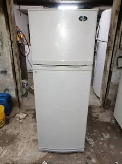 dawlance refrigerator bahut kam use hua
