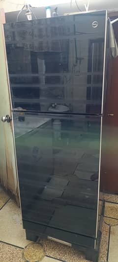 Pel Refrigerator with semi glass door In excellent condition