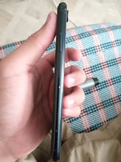 iphone XR used with scratches (Non -PTA)