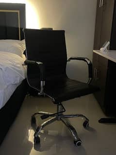 Office Chair In Metal And Leather In Wholesale Rates