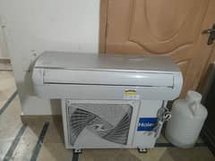 Haire AC DC inverter 1.5 ton=
Heat and cool