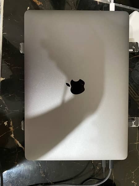 MacBook Pro 2018 13 inch i7 16/256Gb Touch Bar 2