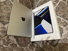 macbook pro 2021 M1 16/512 with box