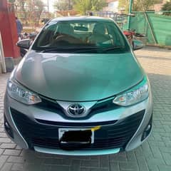 Toyota Yaris Ativ 1.3 cvt