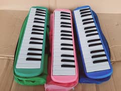 Melodica with softcase 3 colours
