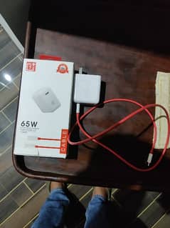 one plus 8t charger brnad new