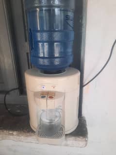 Electronic mini water cooler