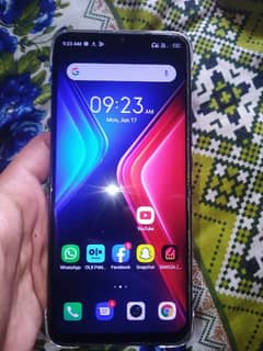 Selling infinix hot 10 play ,4gb 64gb with box