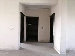 1 Kanal house for rent for Family and Silent office (Call center + Software house)
