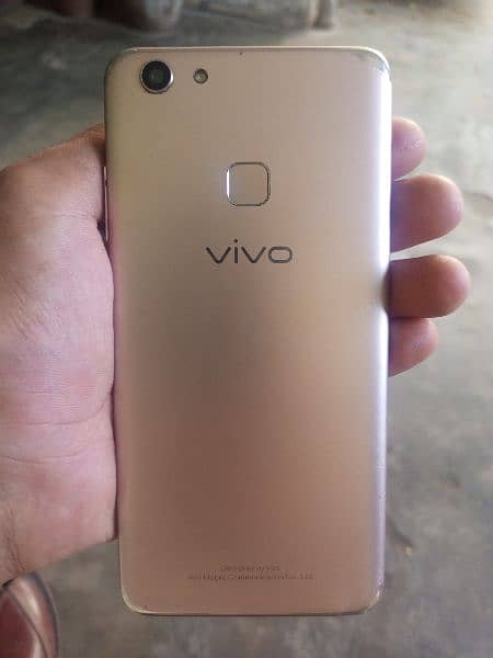 Vivo v 7plus 4gb ram 64 memory 0