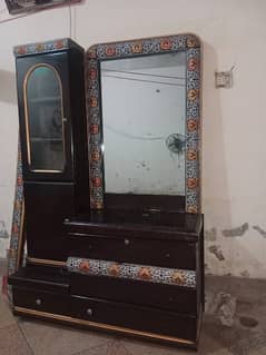 Dressing table wooden like new for sale with 02 side tables