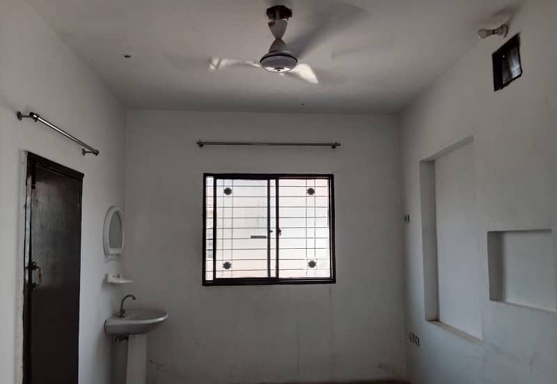 10-Marla 02-Bed Tile Flooring Upper Portion Available For Rent in Old Officers Colony Saddar Lahore Cantt. 5