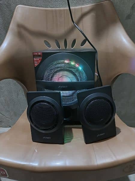 fnd f140 bofar speaker America 0