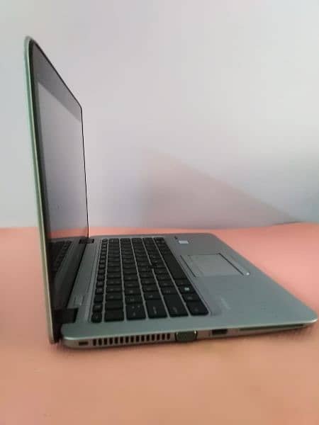 Hp Elitebook 820 G3 i5 6th generation Touch screen 1